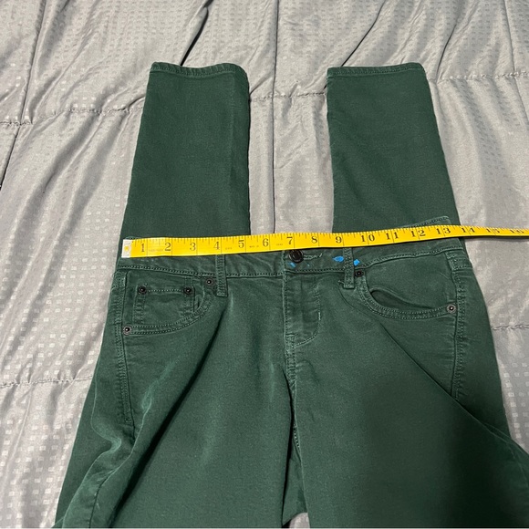 Old navy the rockstar green jeans size 4 paint marks - Picture 4 of 8